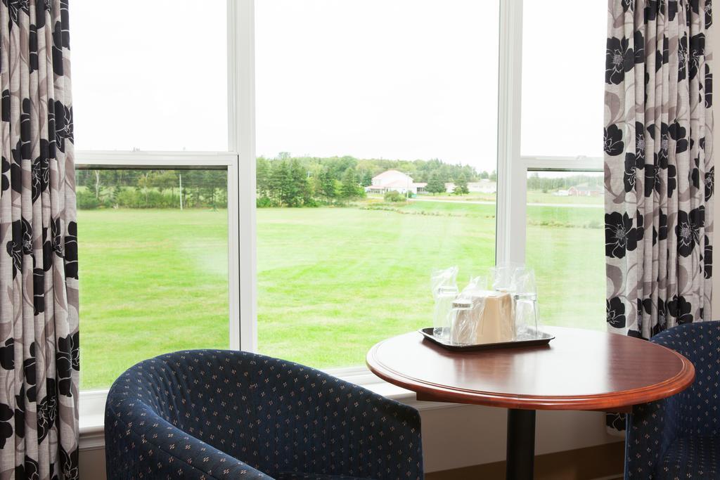 Brackley Beach Northwinds Hotell Exteriör bild